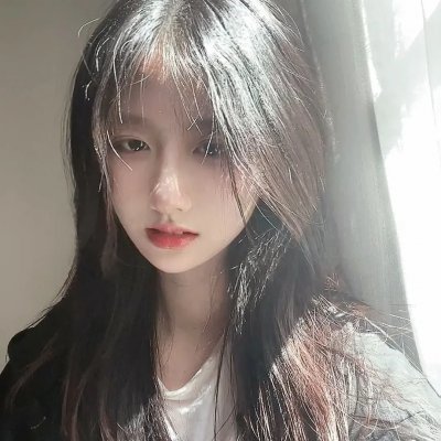 一个攞景的少年